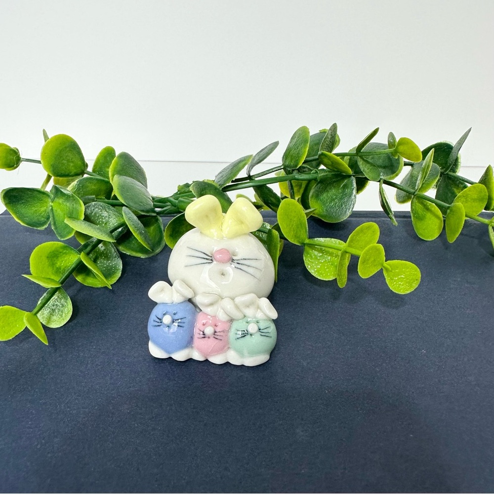 Vintage Mini Bunny Figurine with babies